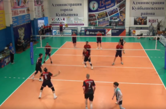 Игровой момент турнира по волейболу среди мужчин в Куйбышеве. 2 день