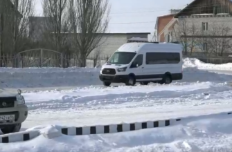 Ледовая арена "ФАКЕЛ", г. Куйбышев, приобрели новый автобус. Этот ролик демонстрирует обновку. 10 марта 2021 год.